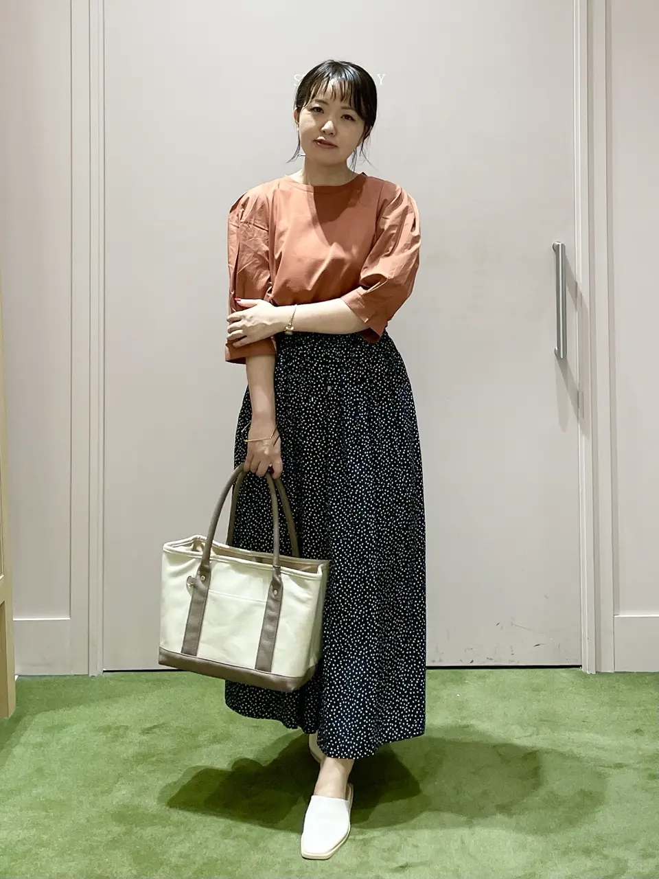 ANY フジコ コーディネート画像