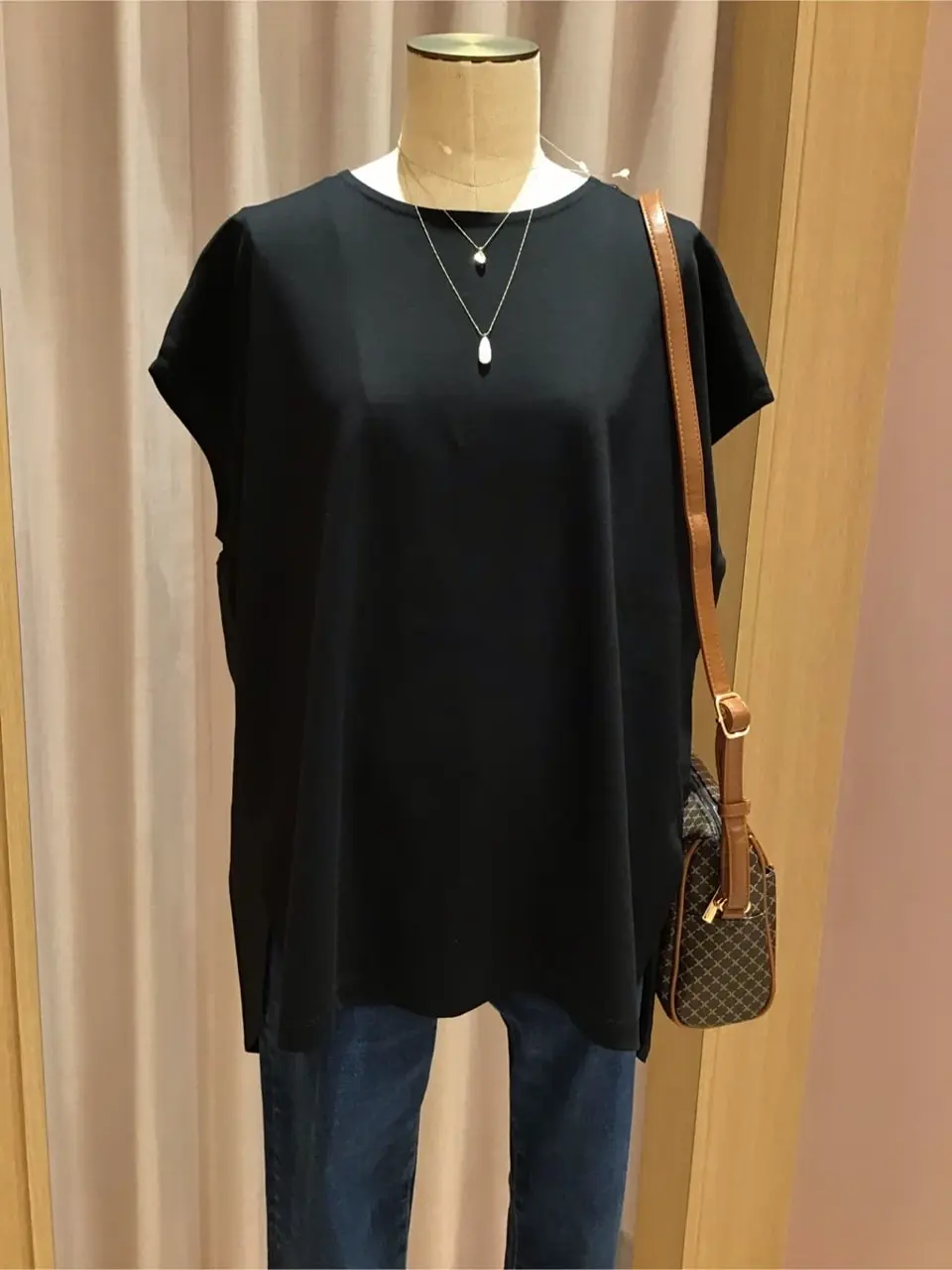 ANY 浅岡 コーディネート画像