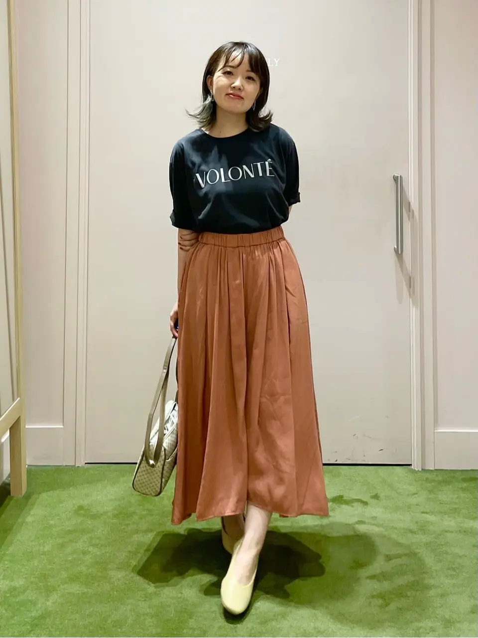 ANY フジコ コーディネート画像