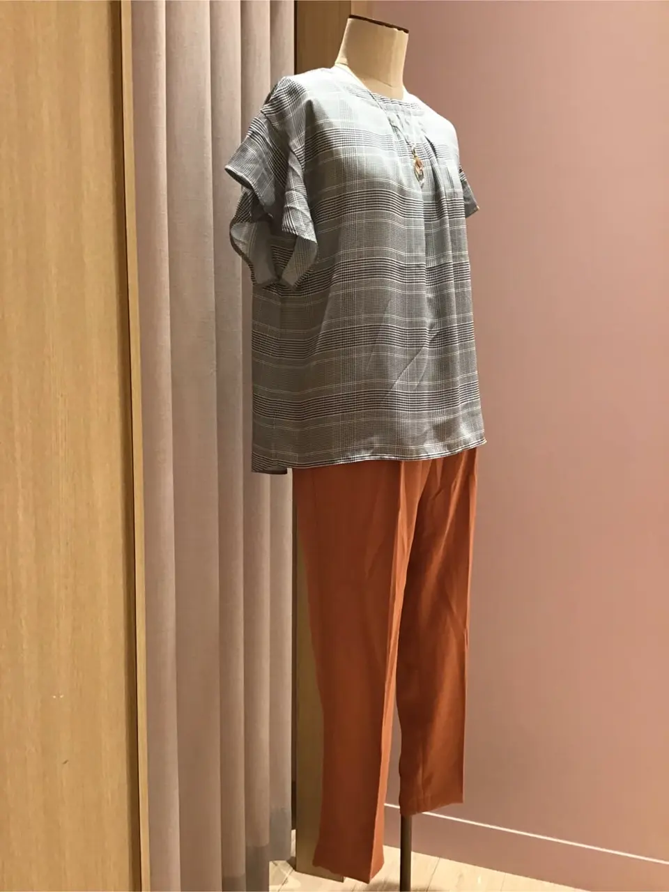 ANY 浅岡 コーディネート画像