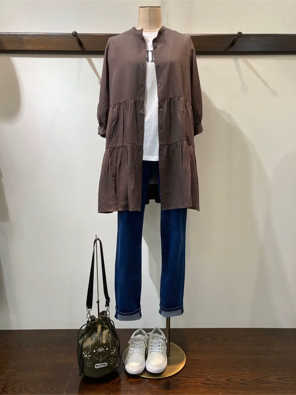 ANY 鈴木 コーディネート画像