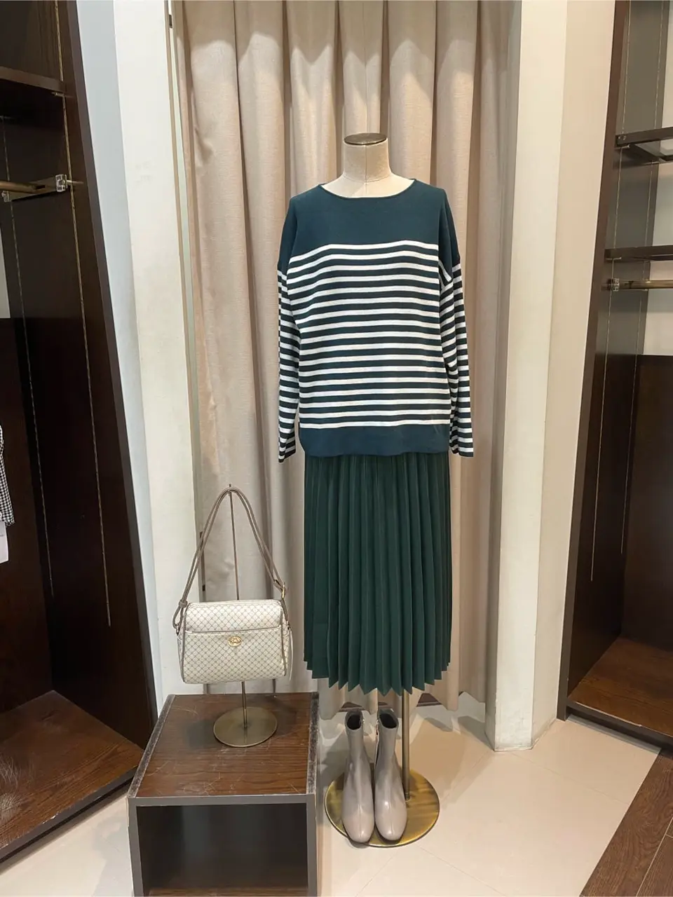 ANY 明吉 コーディネート画像