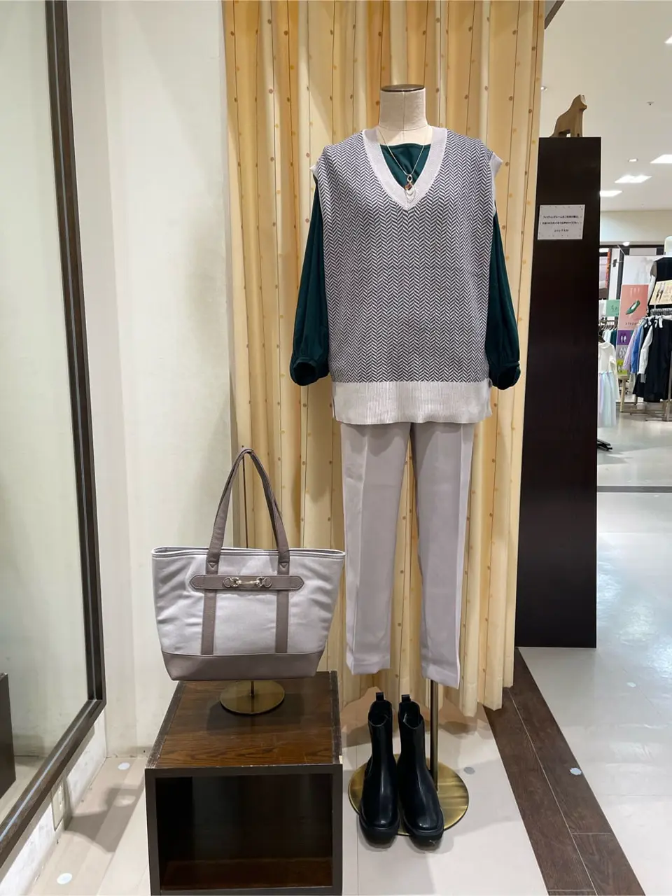 ANY 明吉 コーディネート画像