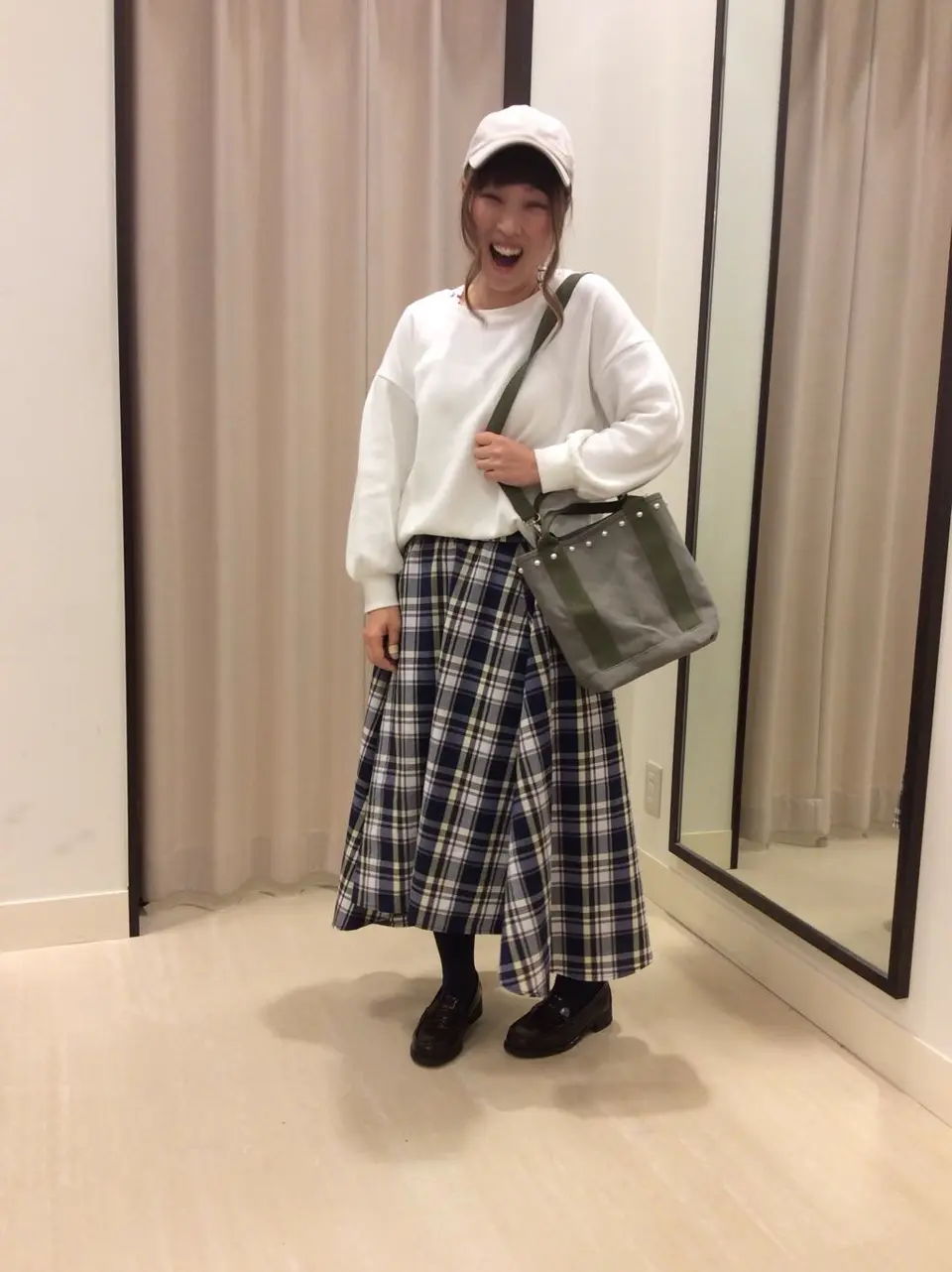 ANY 伊藤 コーディネート画像