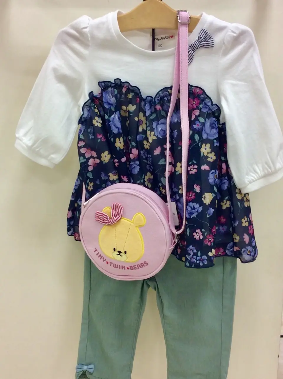 ANY CHINONE コーディネート画像