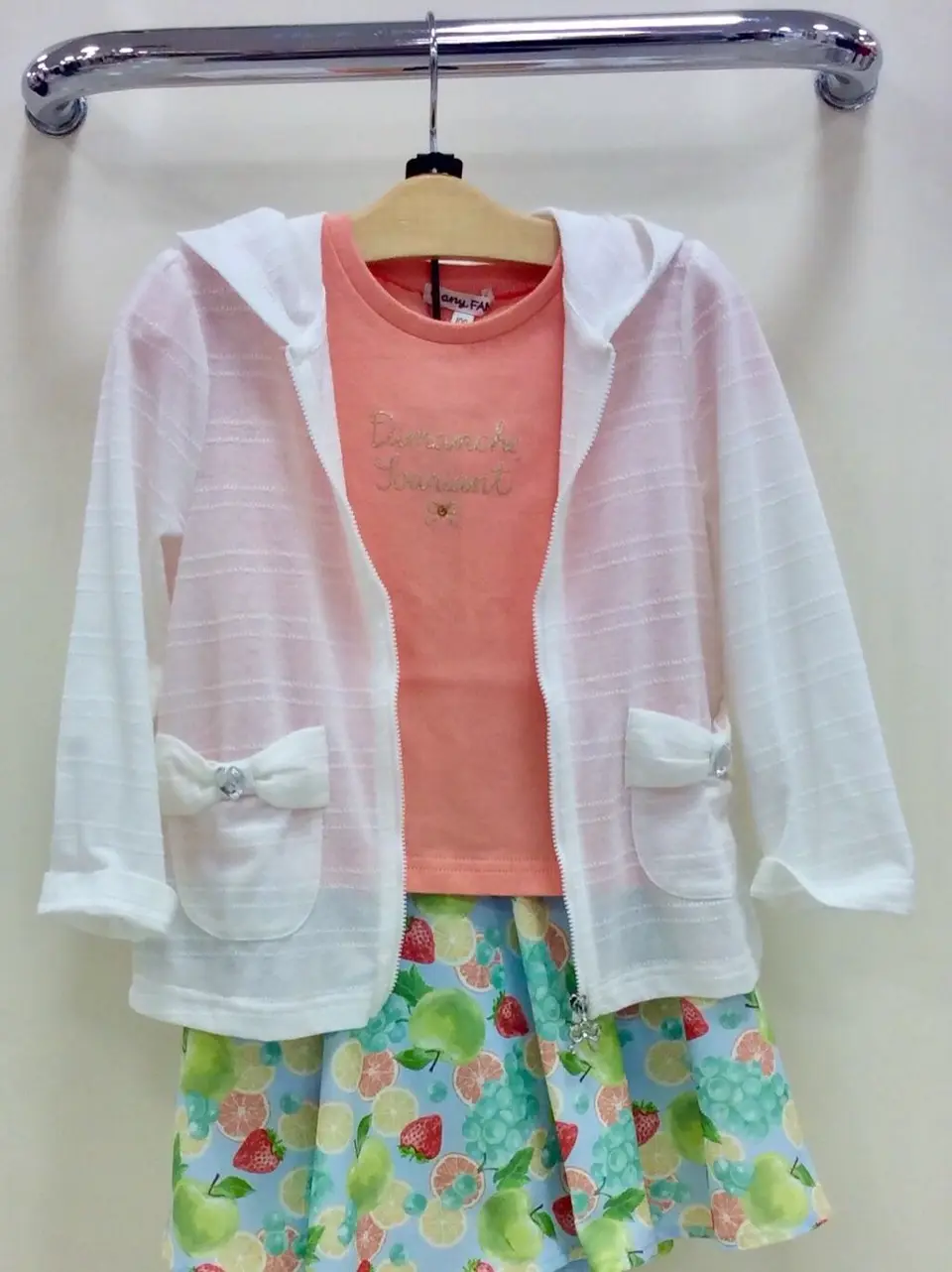 ANY CHINONE コーディネート画像