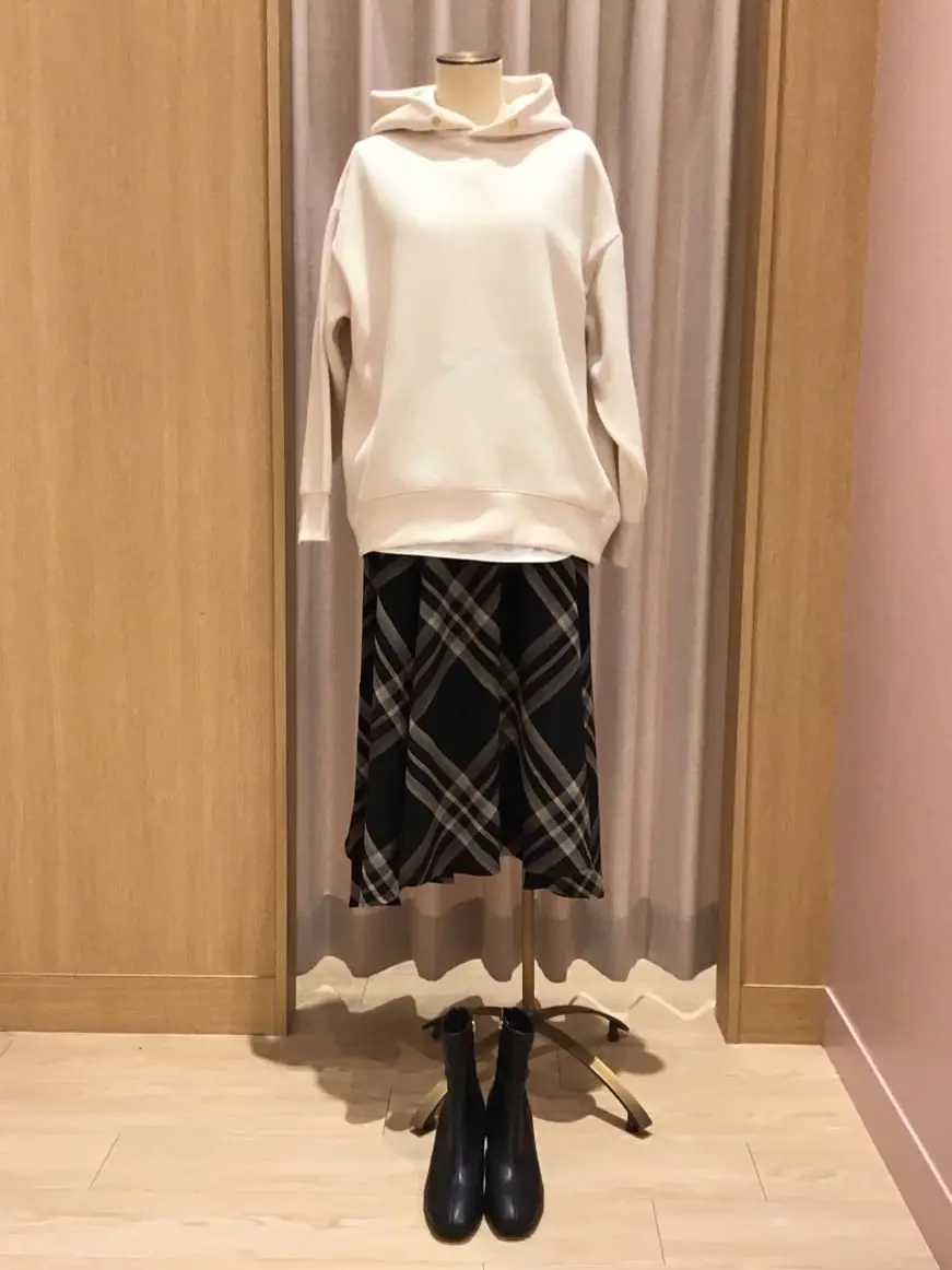 ANY 本吉 コーディネート画像