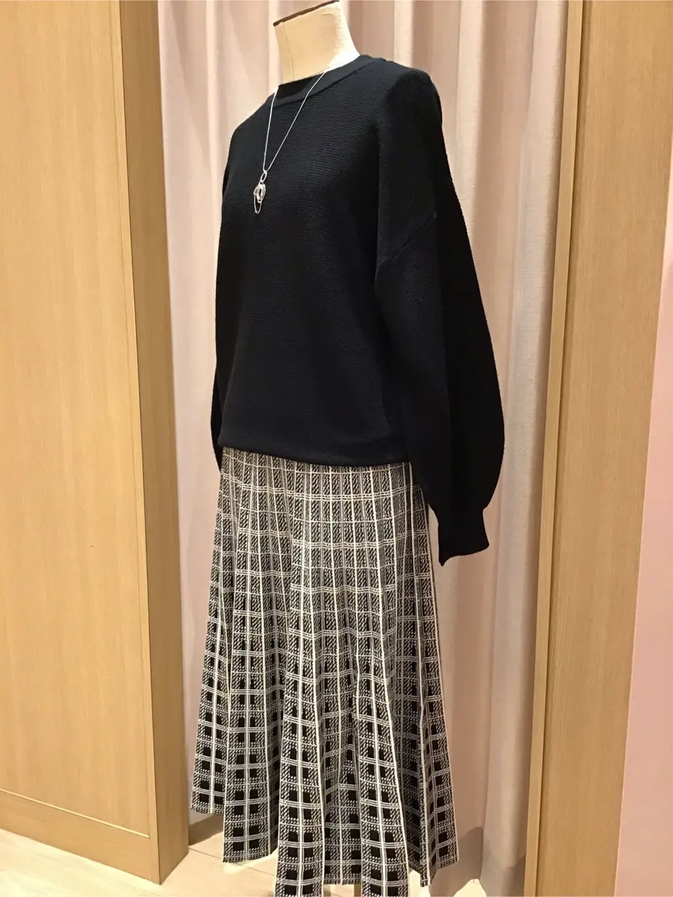 ANY 浅岡 コーディネート画像