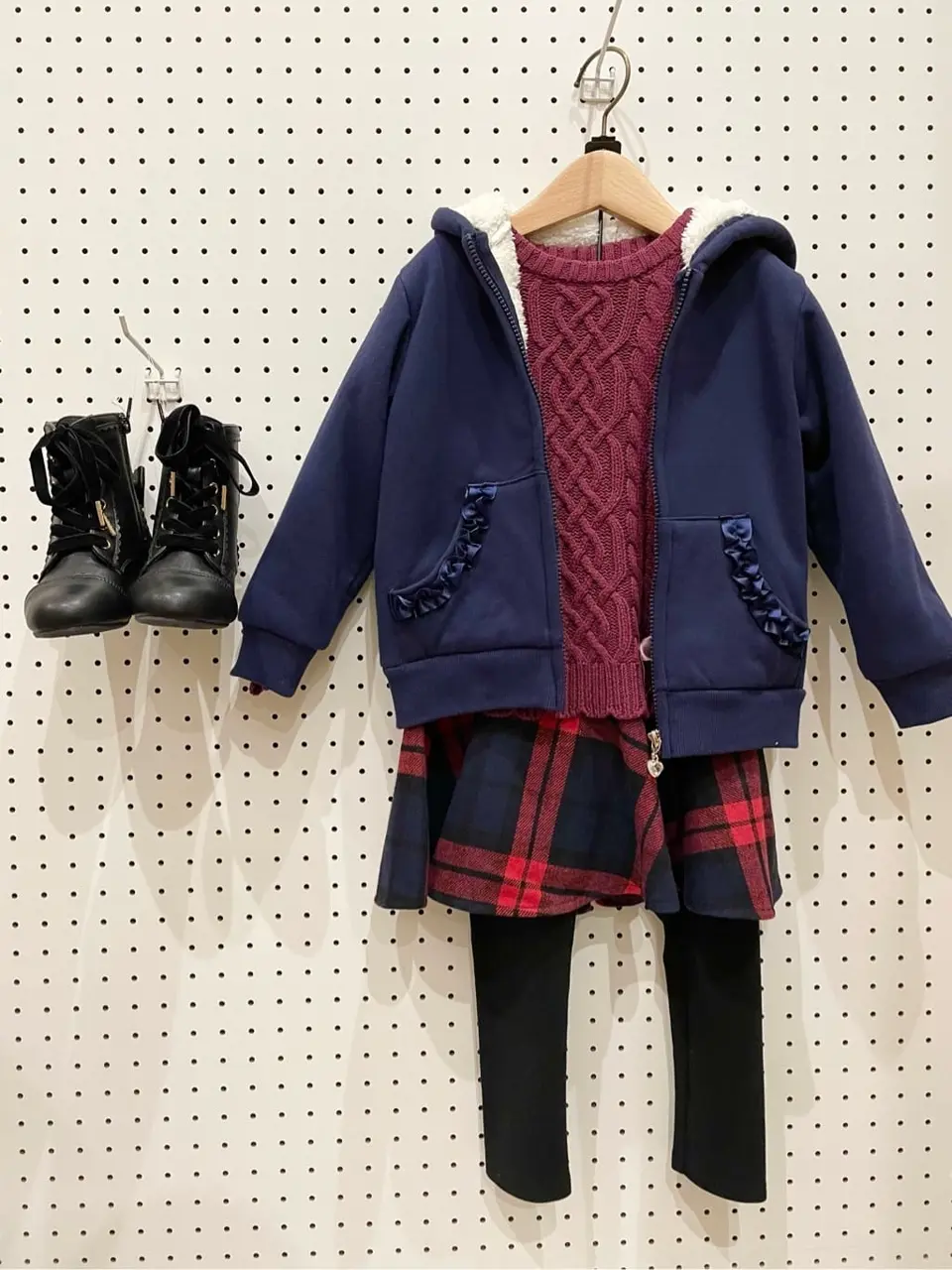 ANY フジコ コーディネート画像