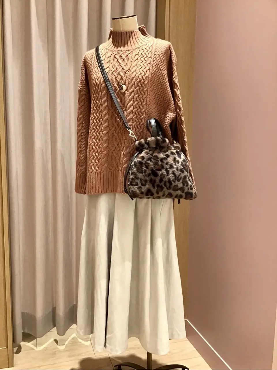 ANY 浅岡 コーディネート画像