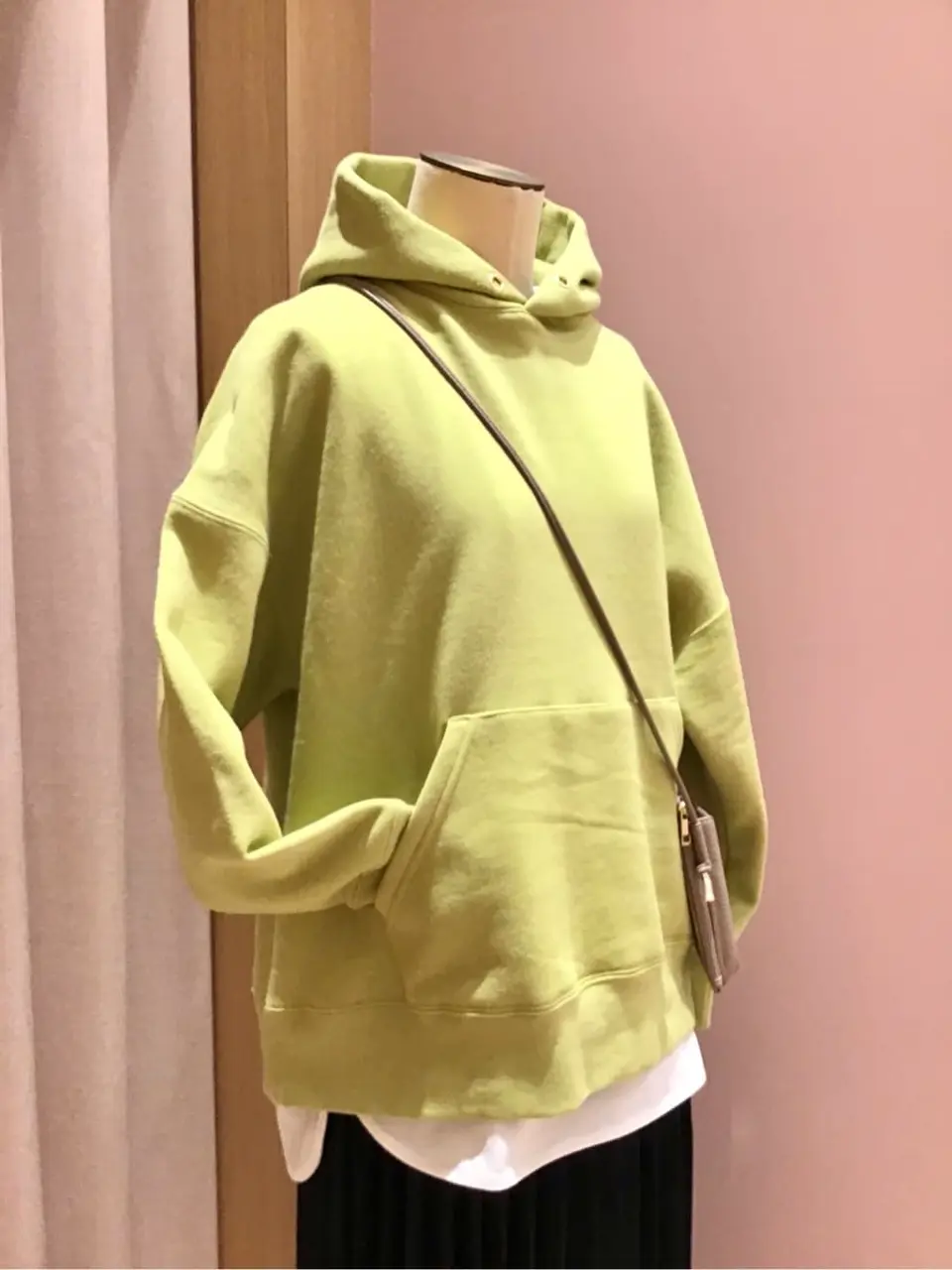 ANY 浅岡 コーディネート画像