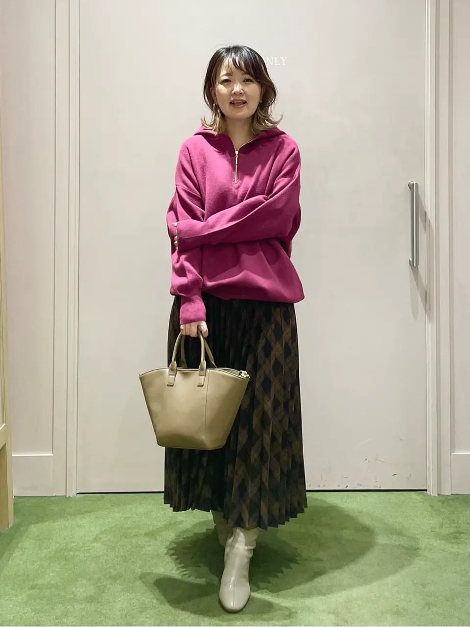 ANY フジコ コーディネート画像