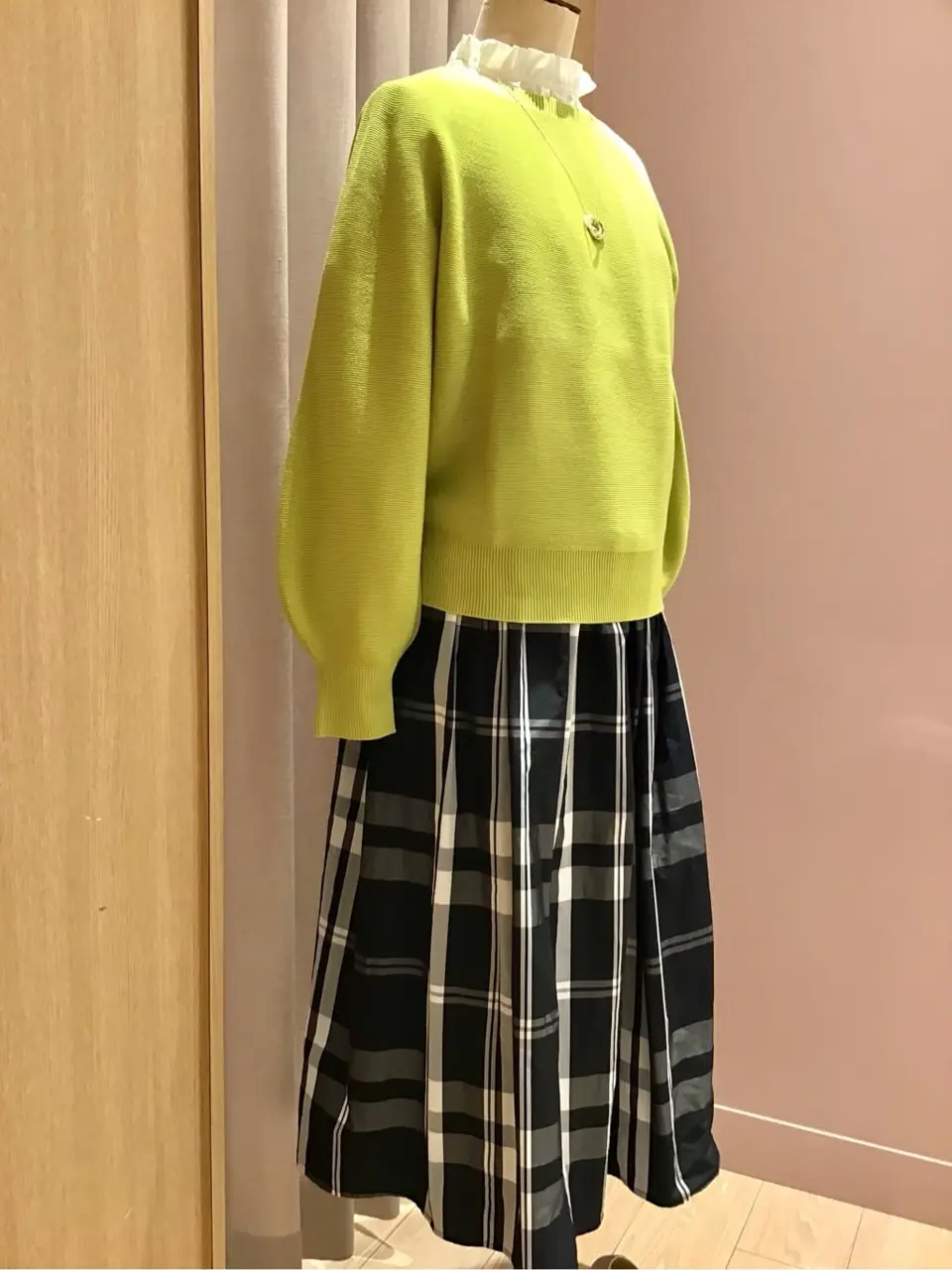 ANY 浅岡 コーディネート画像