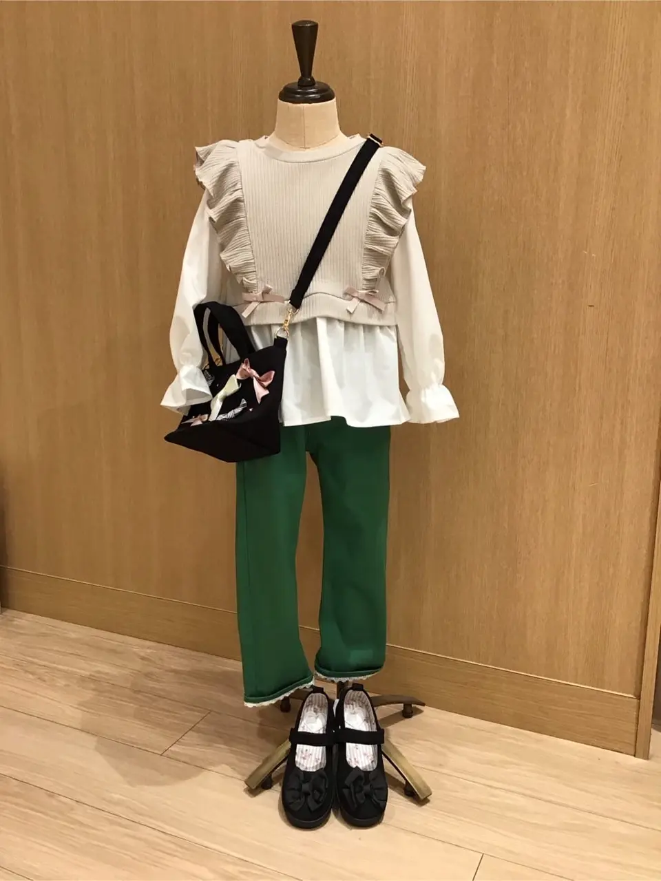 ANY 浅岡 コーディネート画像