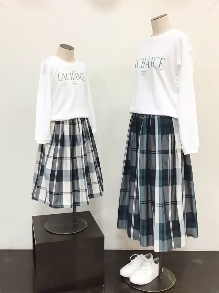 ANY 佐々木 コーディネート画像