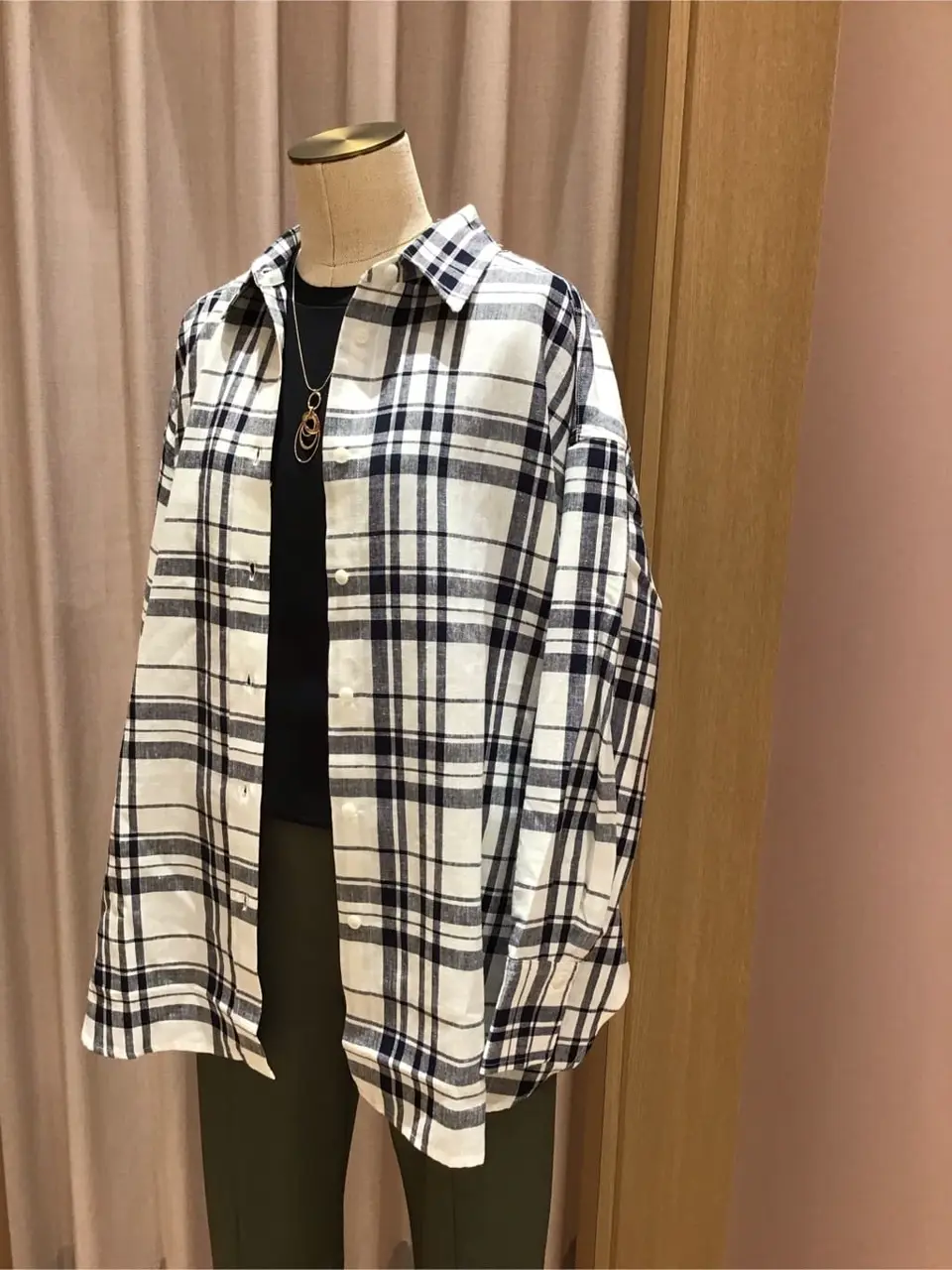 ANY 浅岡 コーディネート画像