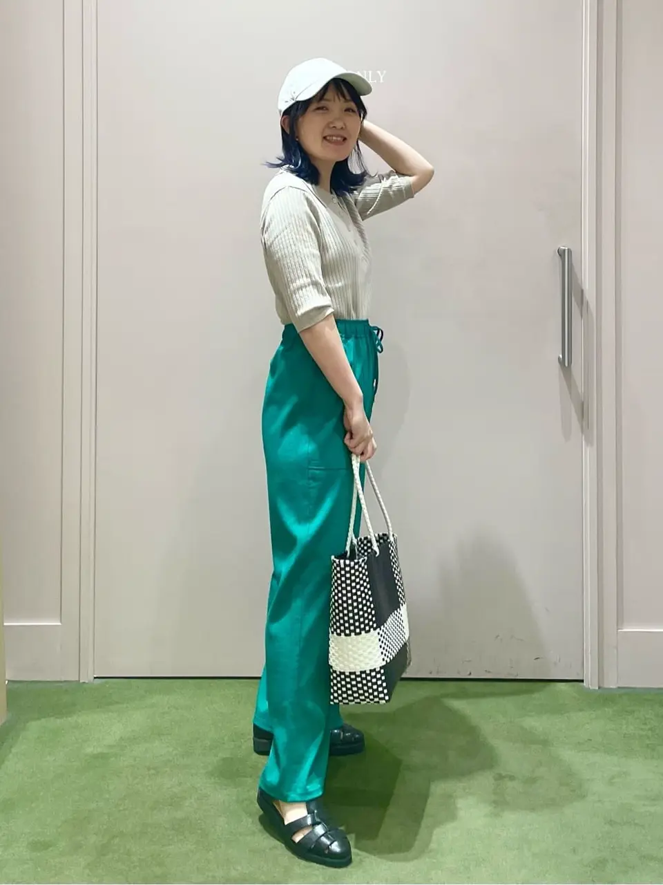 ANY フジコ コーディネート画像