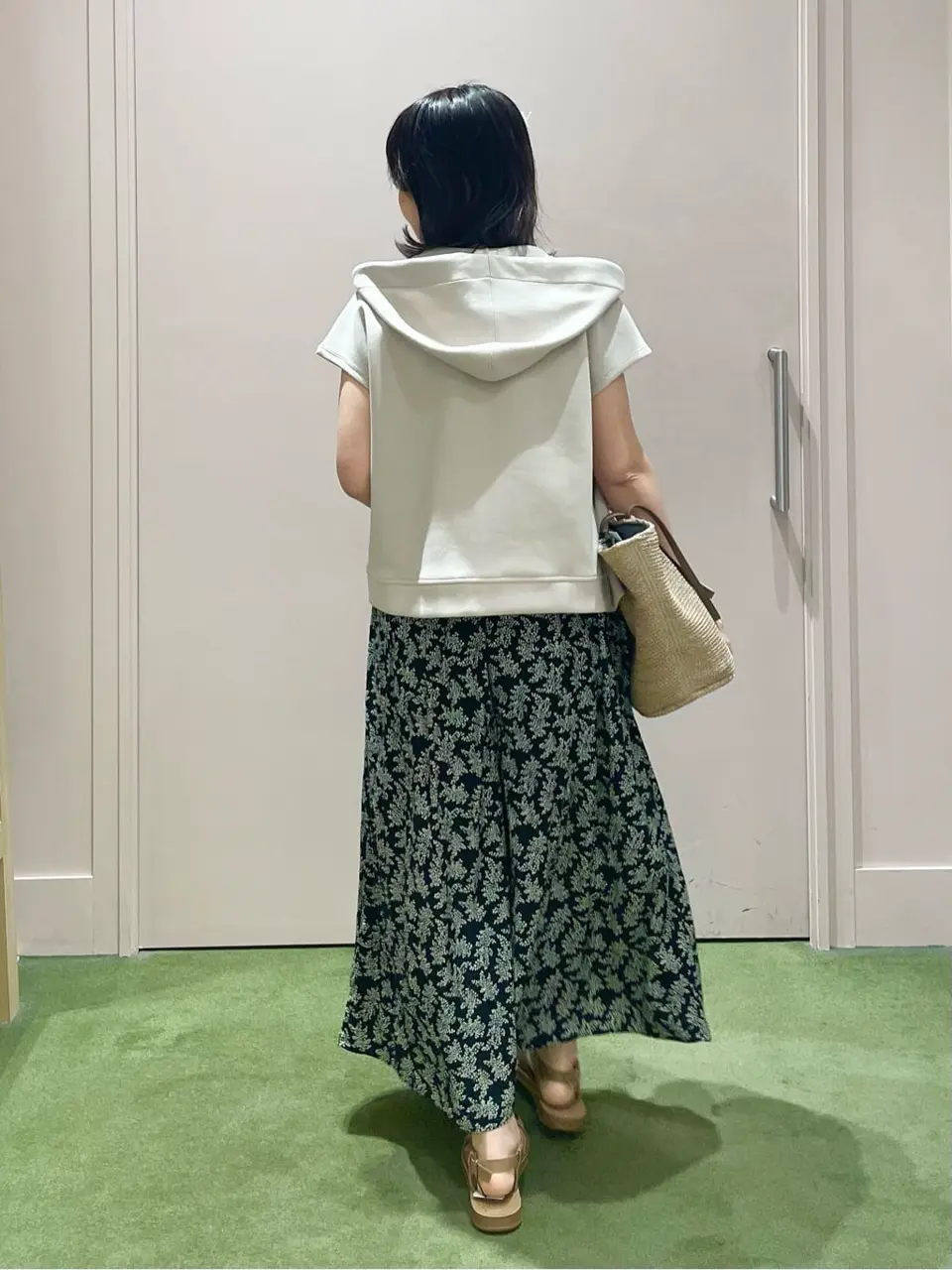 ANY フジコ コーディネート画像