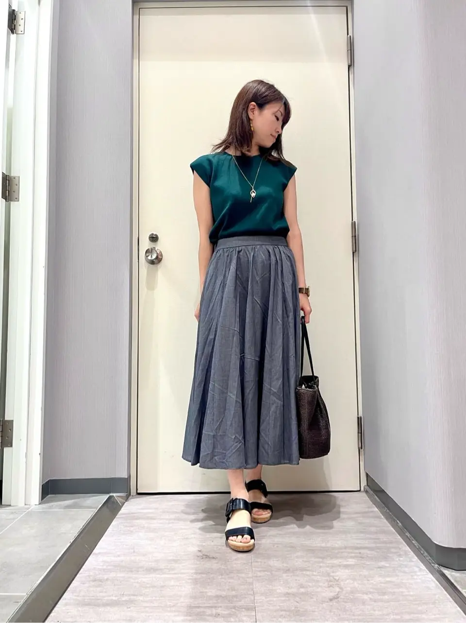 ANY 金井 コーディネート画像