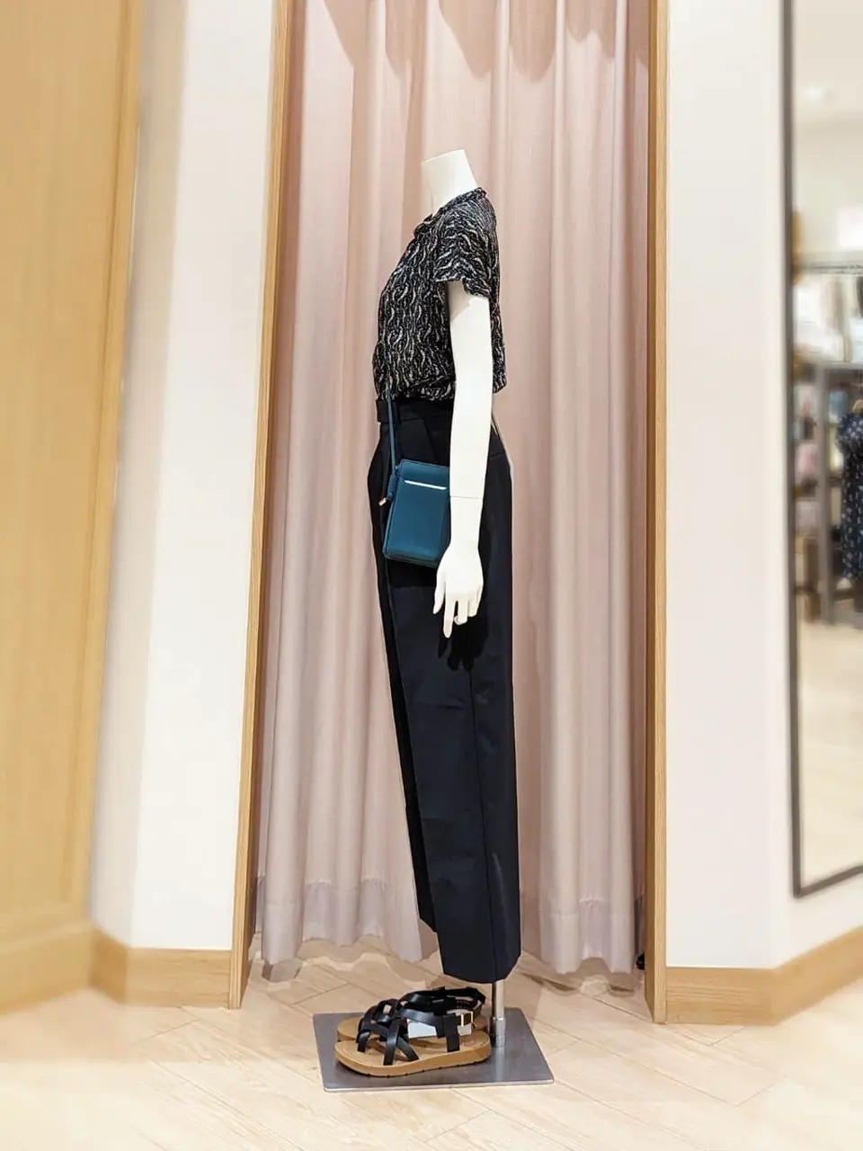 ANY 岩田 コーディネート画像