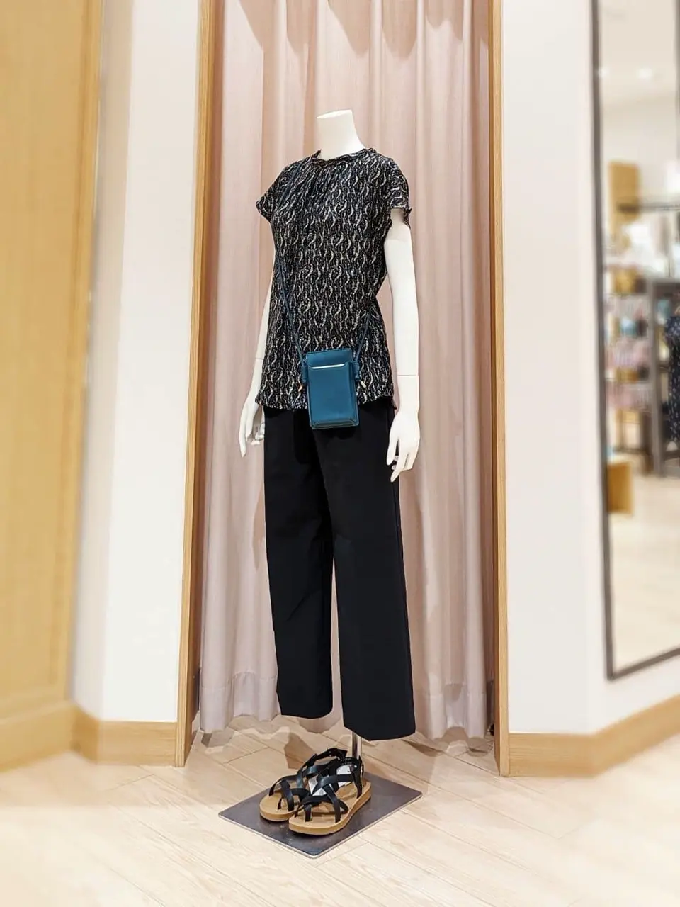 ANY 岩田 コーディネート画像