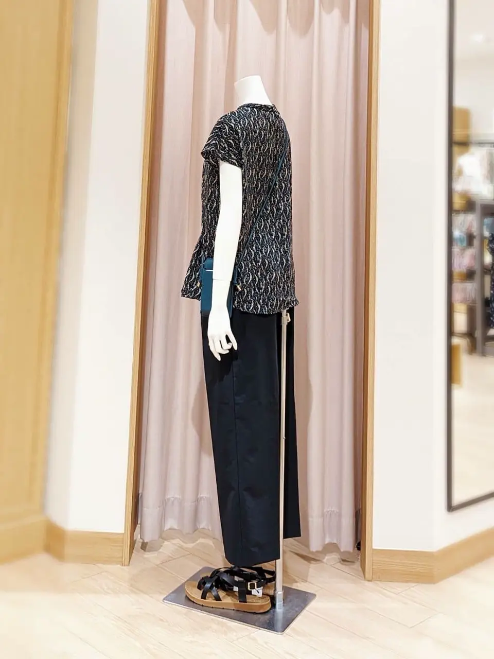 ANY 岩田 コーディネート画像