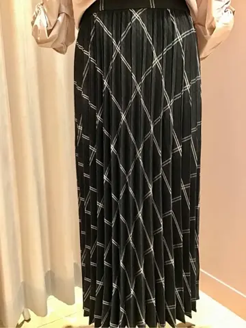 ANY 浅岡 コーディネート画像