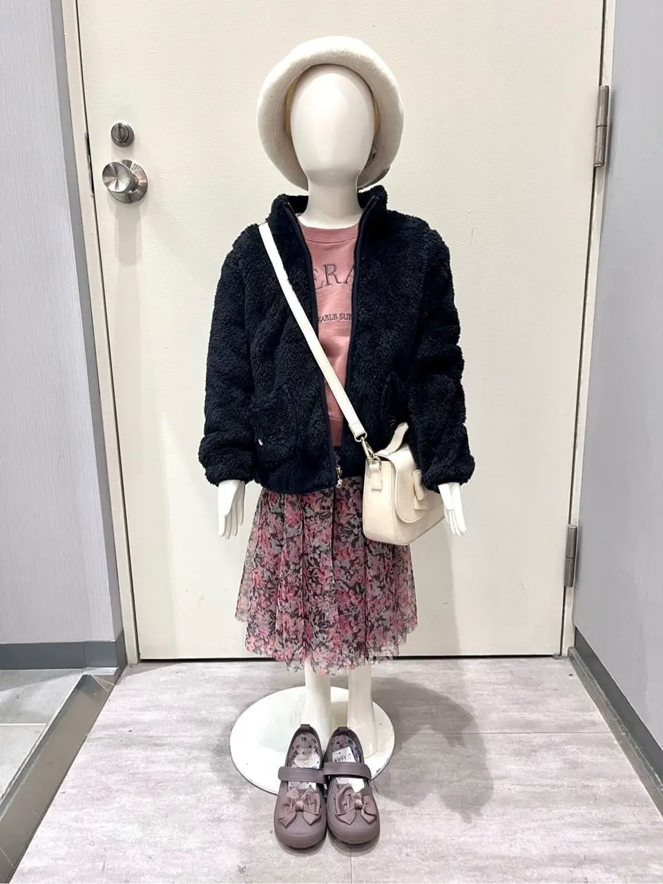  金井 コーディネート画像