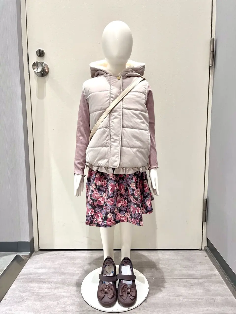 ANY 金井 コーディネート画像