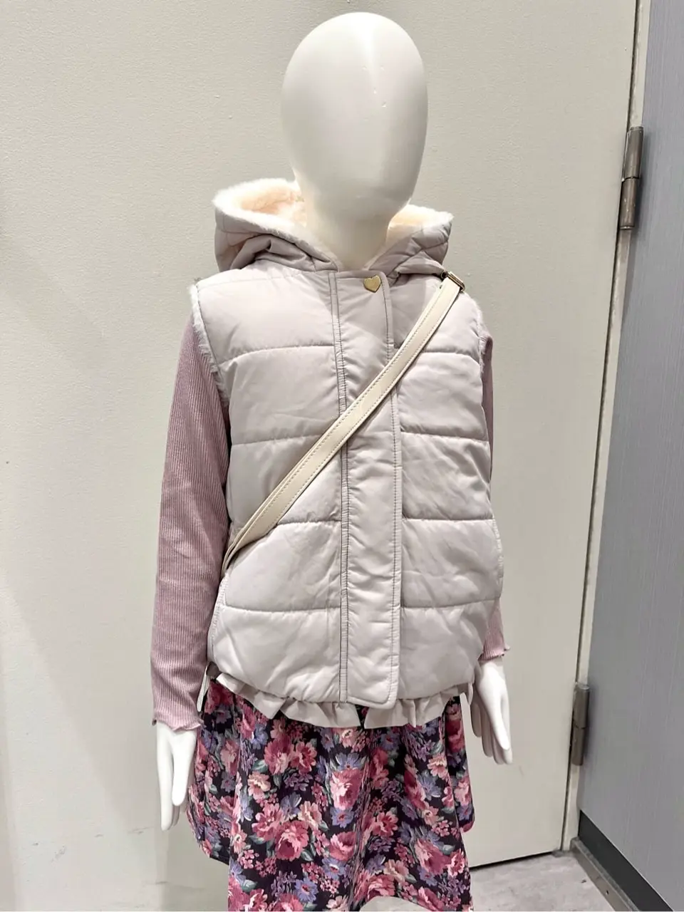 ANY 金井 コーディネート画像