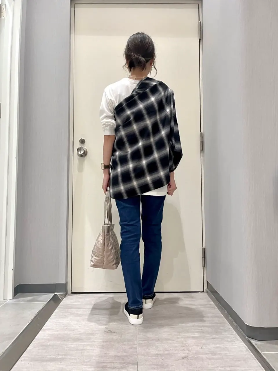 ANY 金井 コーディネート画像