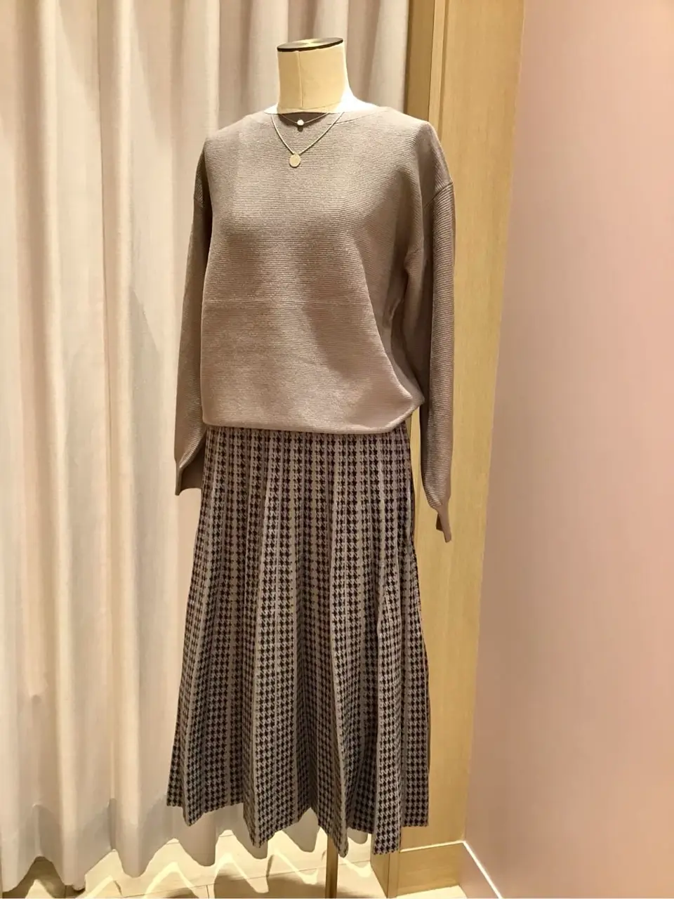 ANY 浅岡 コーディネート画像