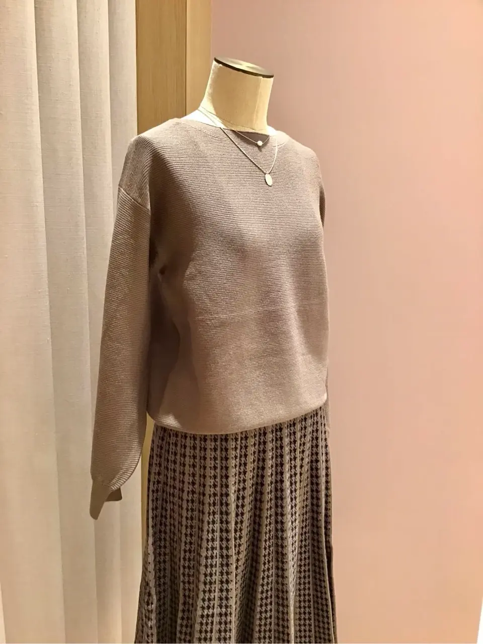 ANY 浅岡 コーディネート画像