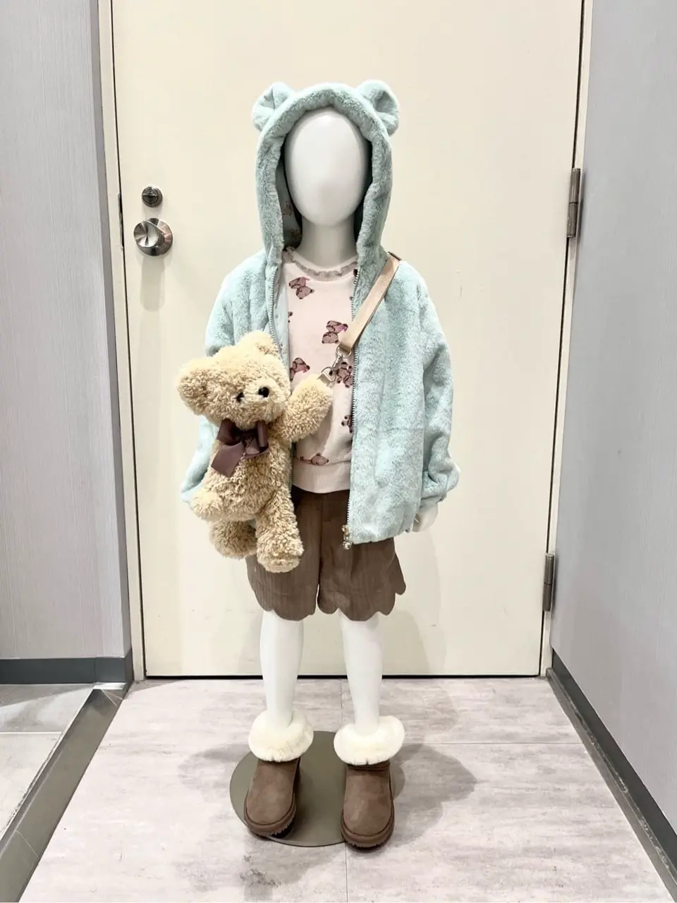 ANY 金井 コーディネート画像