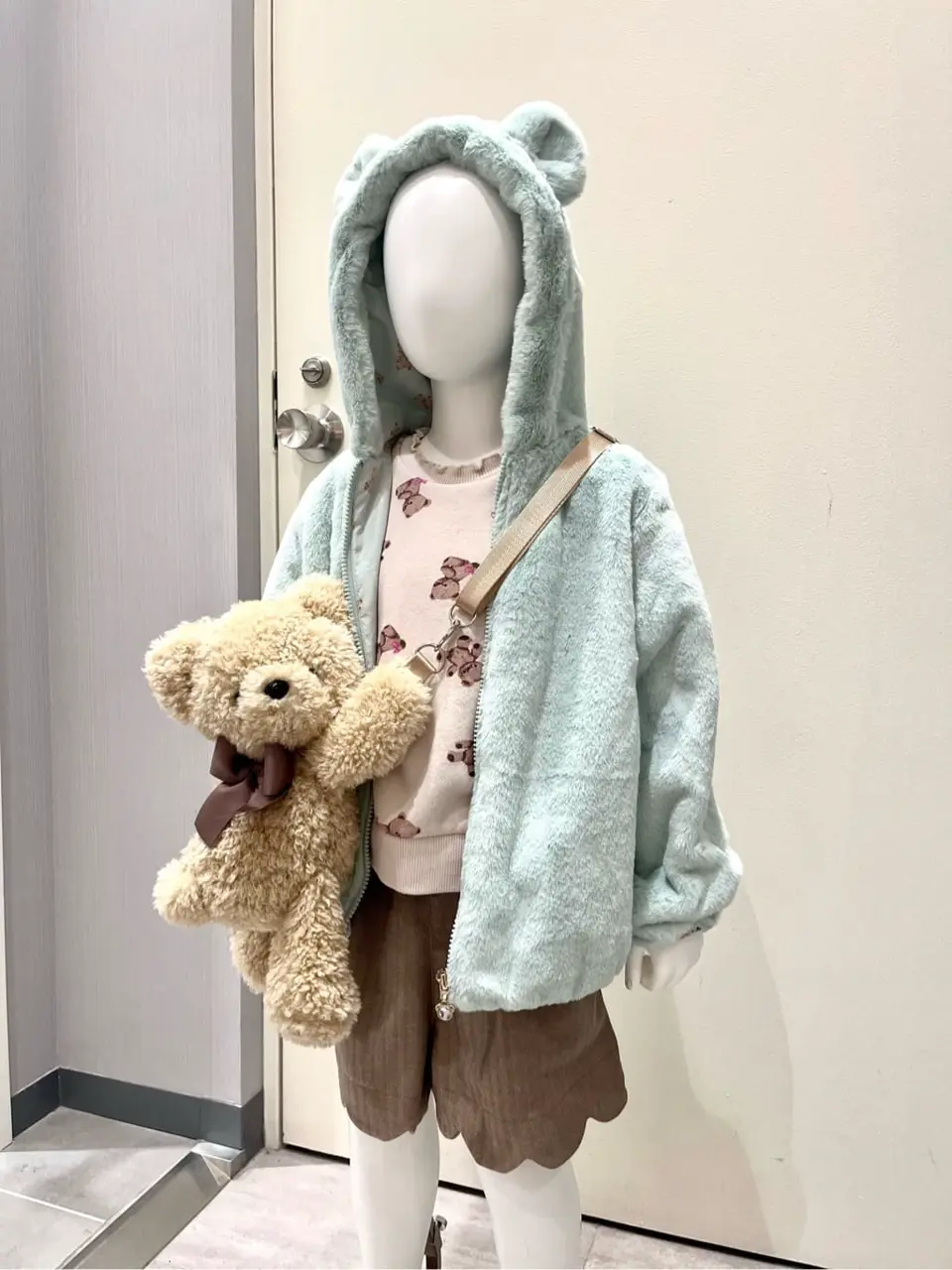 ANY 金井 コーディネート画像