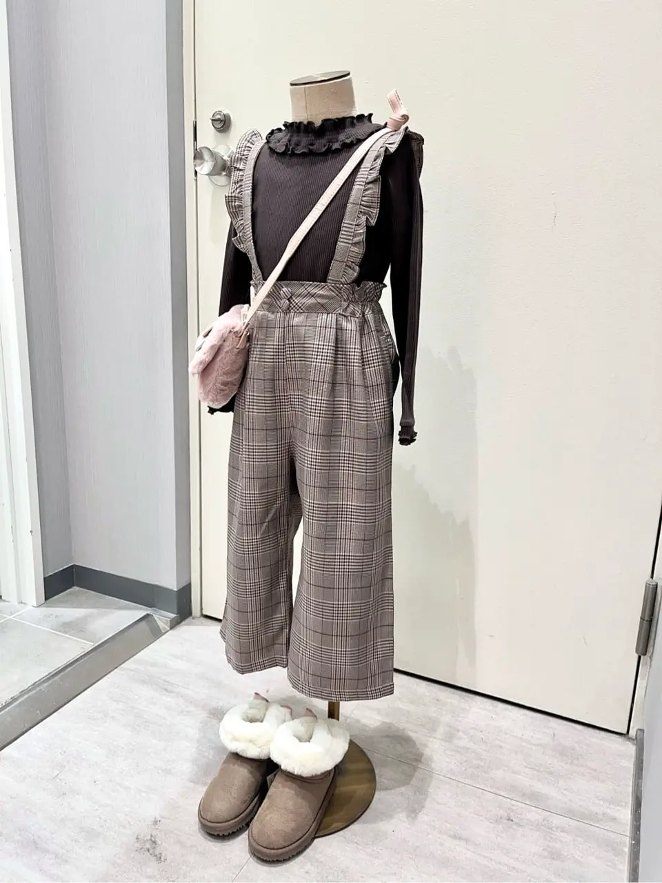 ANY 金井 コーディネート画像