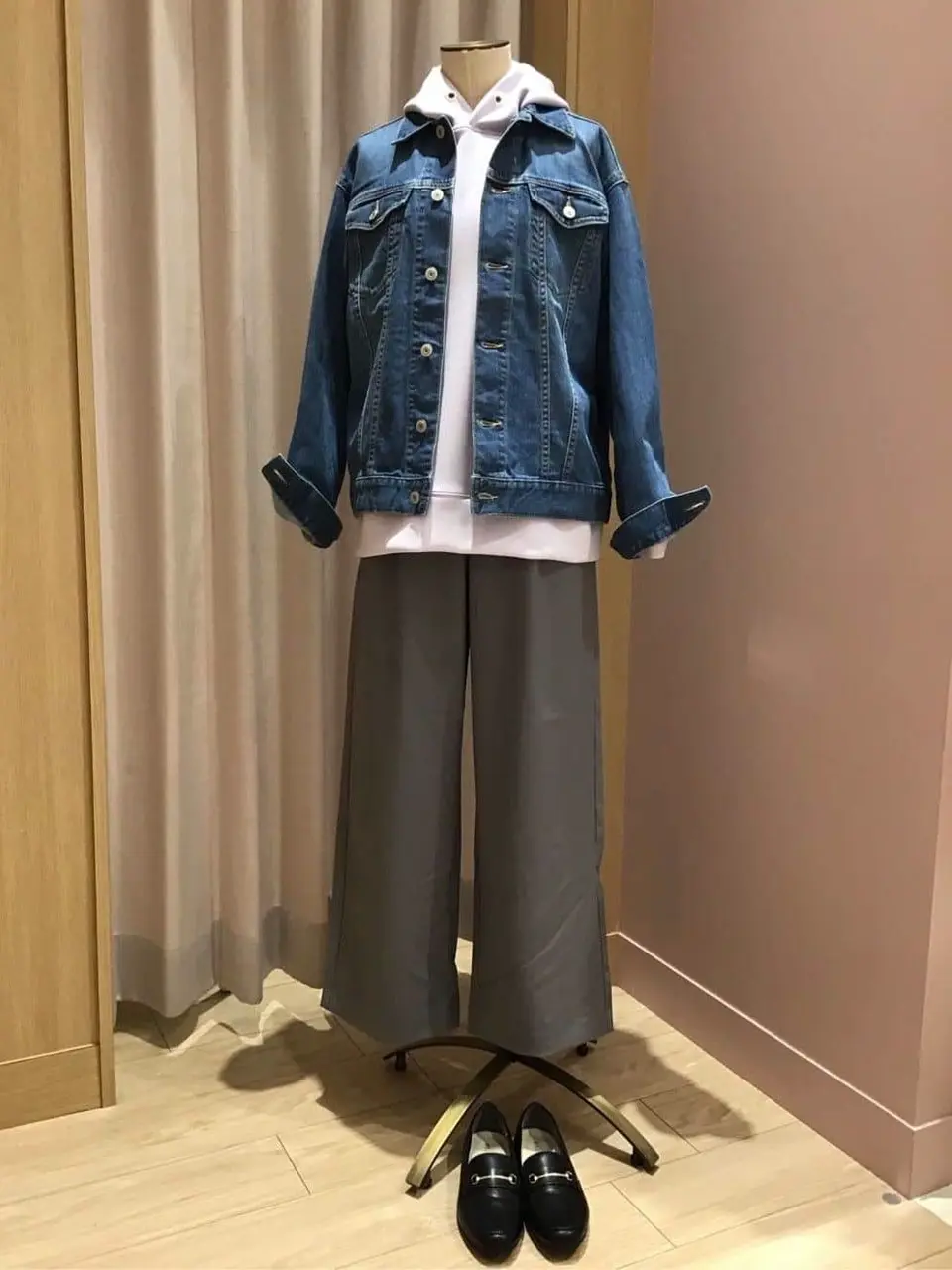 ANY 浅岡 コーディネート画像