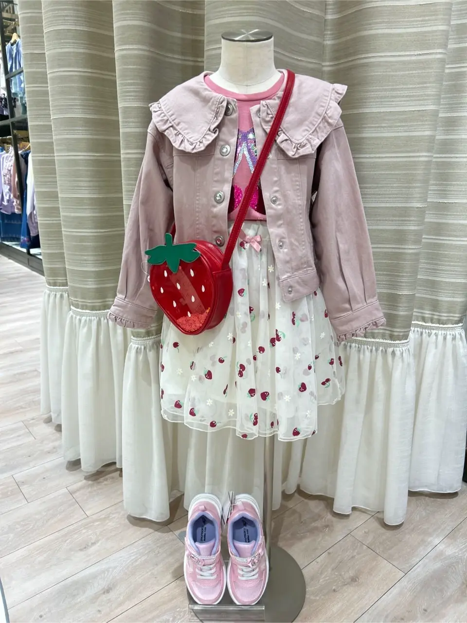 ANY 岡田 コーディネート画像