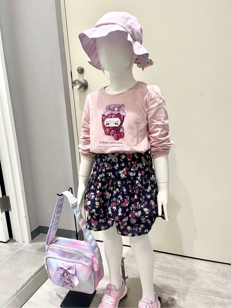 ANY 金井 コーディネート画像