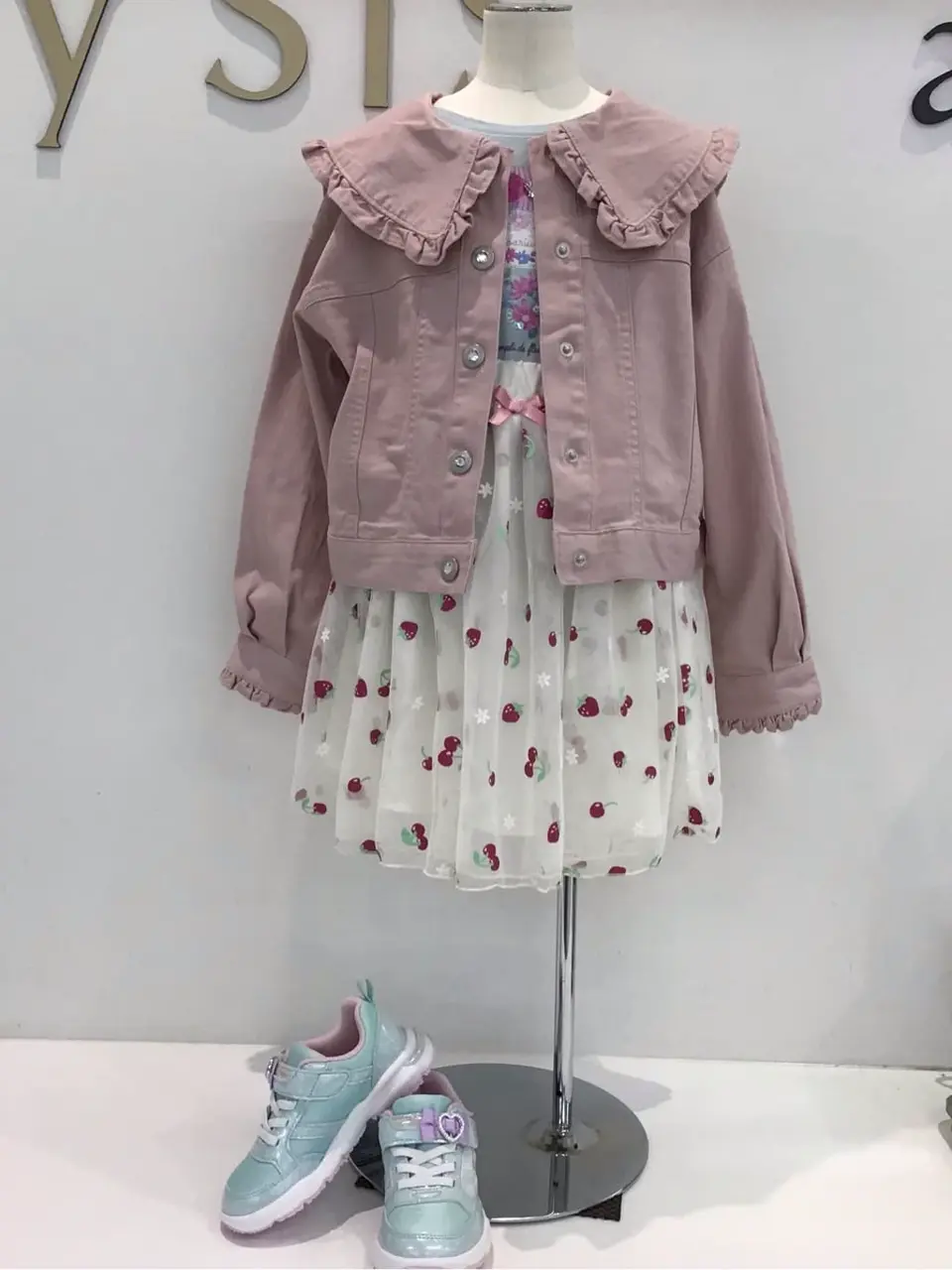 ANY カモガワ コーディネート画像