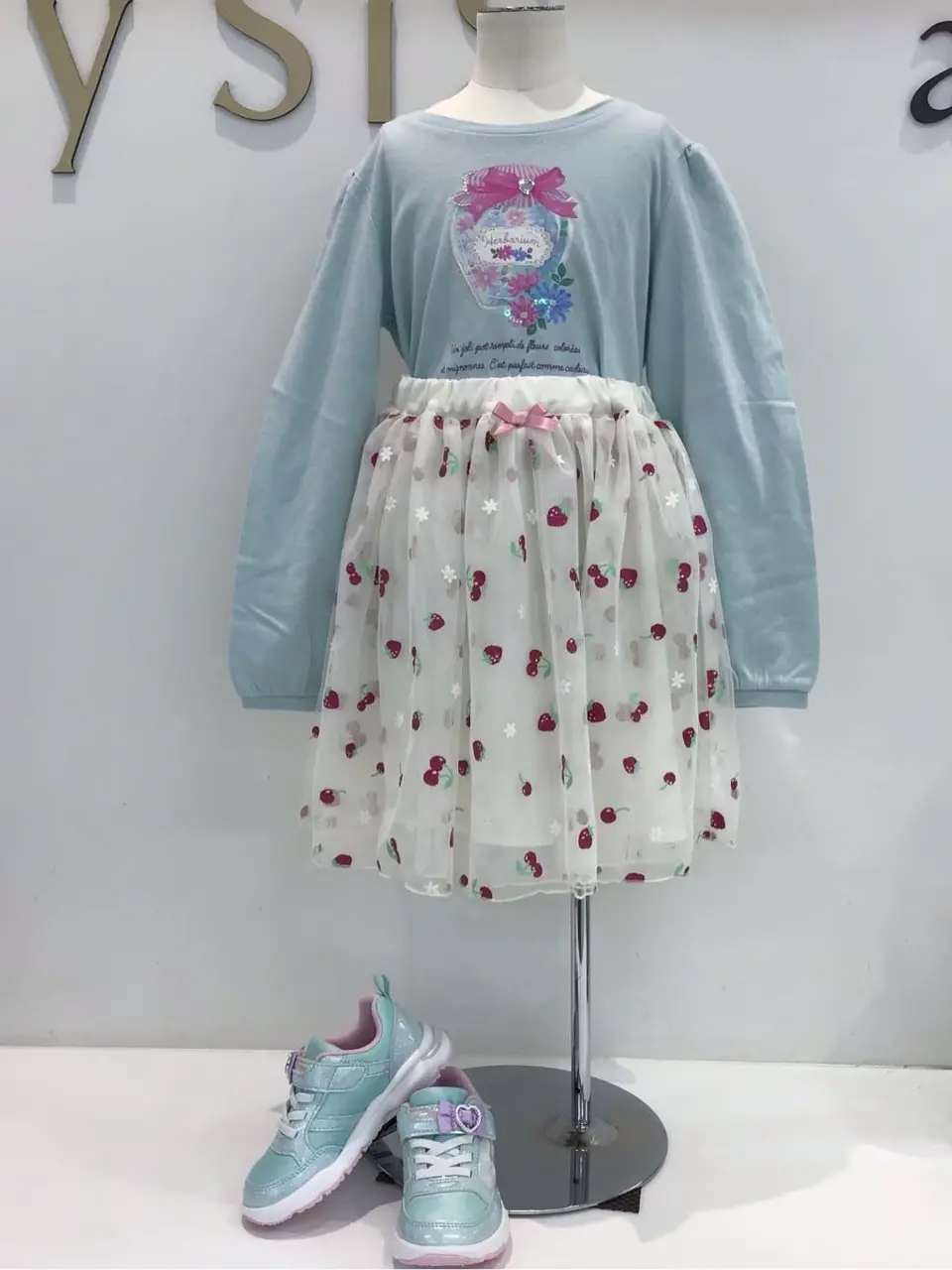 ANY カモガワ コーディネート画像