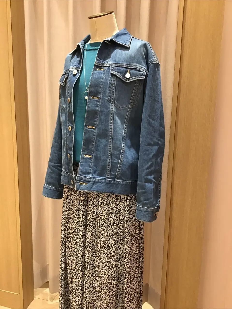 ANY 浅岡 コーディネート画像