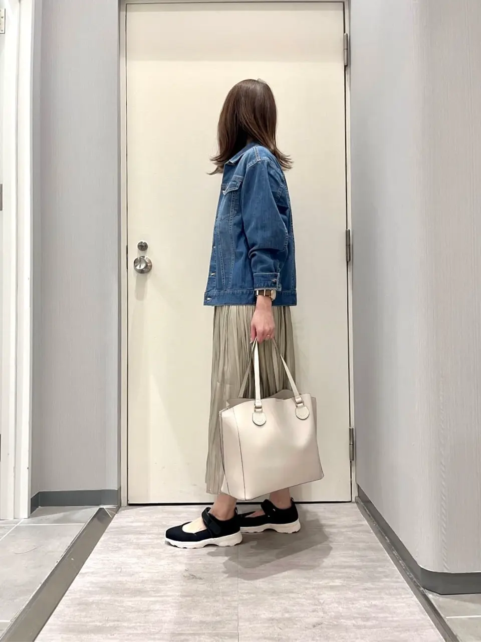 ANY 金井 コーディネート画像