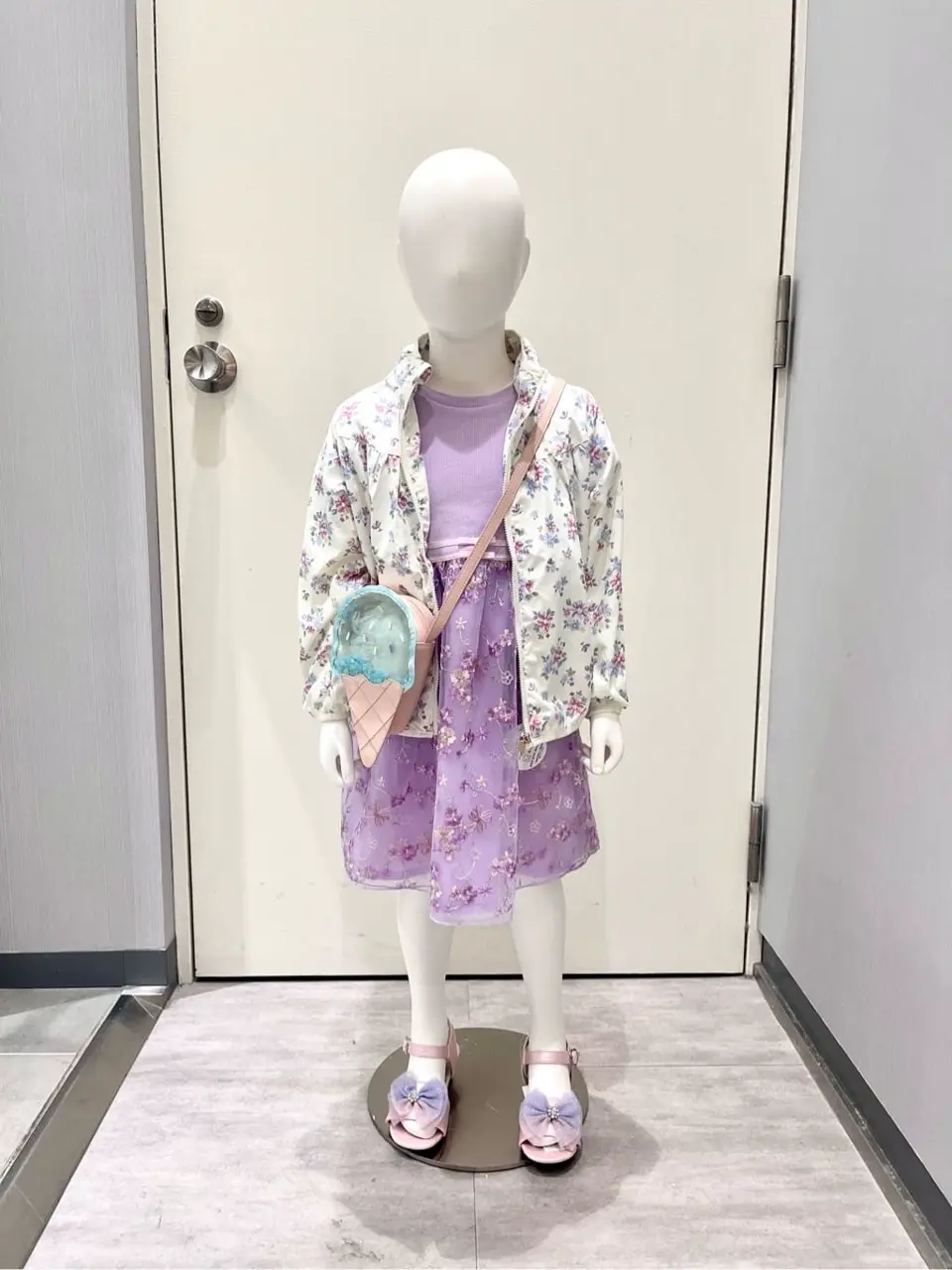 ANY 金井 コーディネート画像