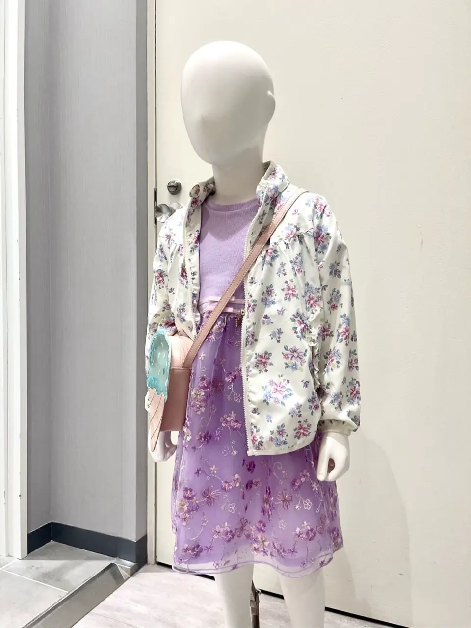 ANY 金井 コーディネート画像