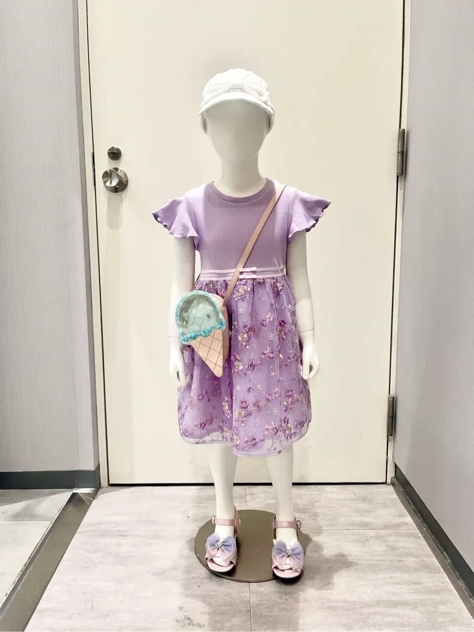 ANY 金井 コーディネート画像