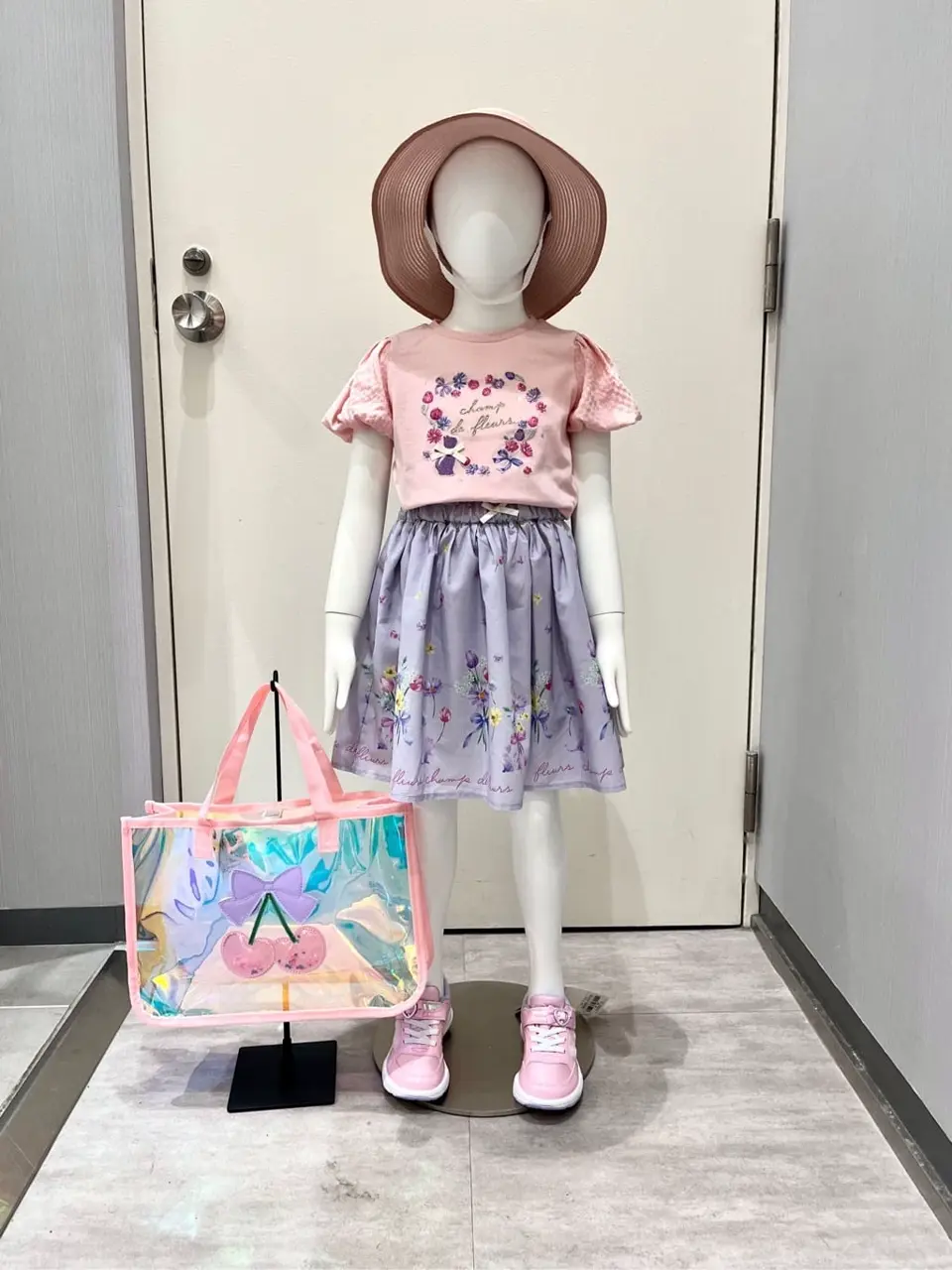 ANY 金井 コーディネート画像