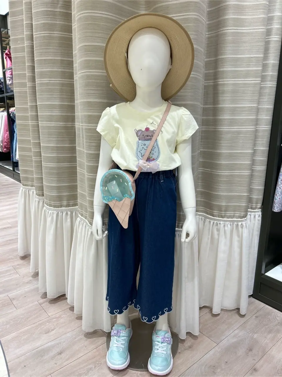 ANY 岡田 コーディネート画像