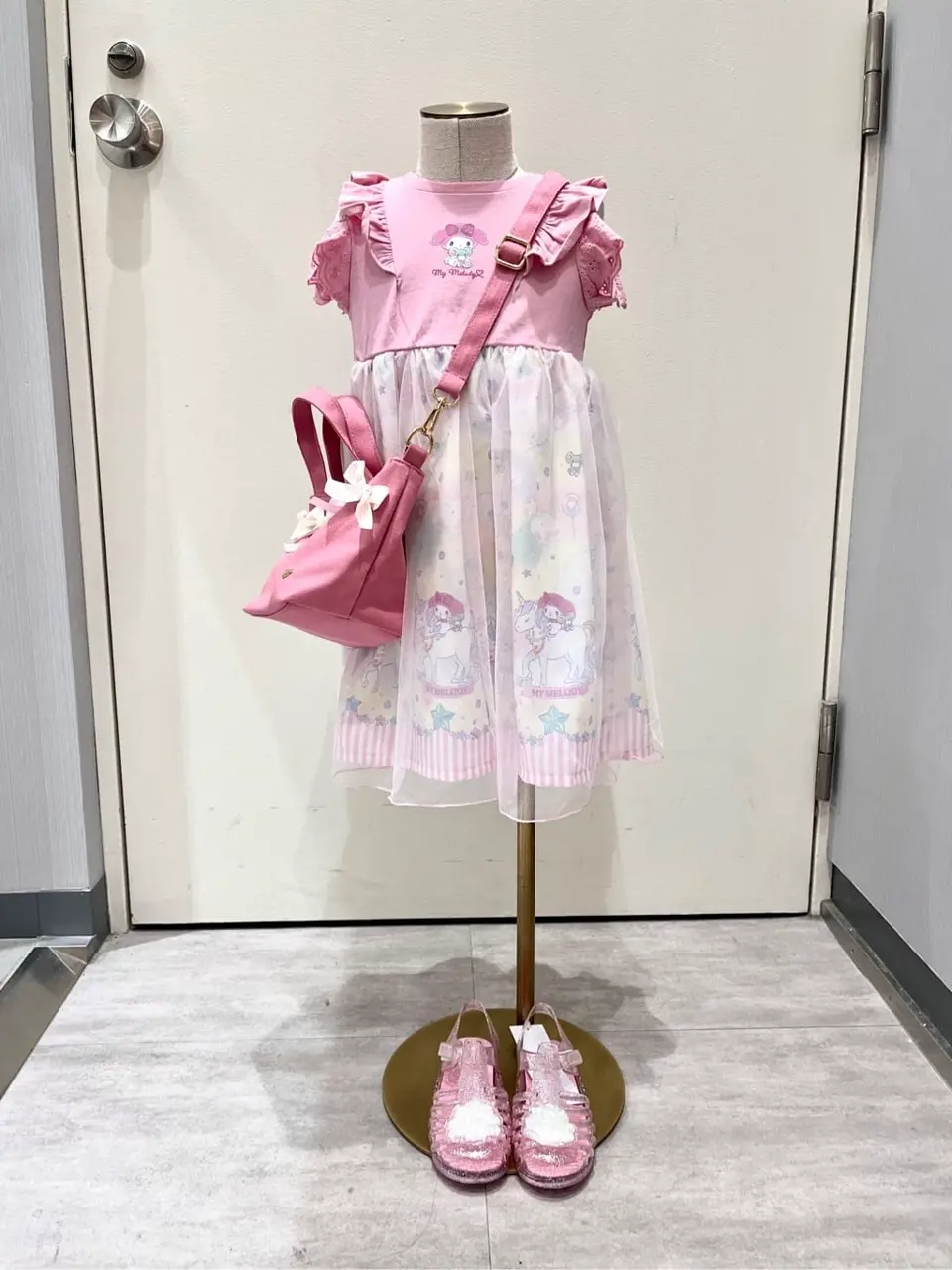 ANY 金井 コーディネート画像