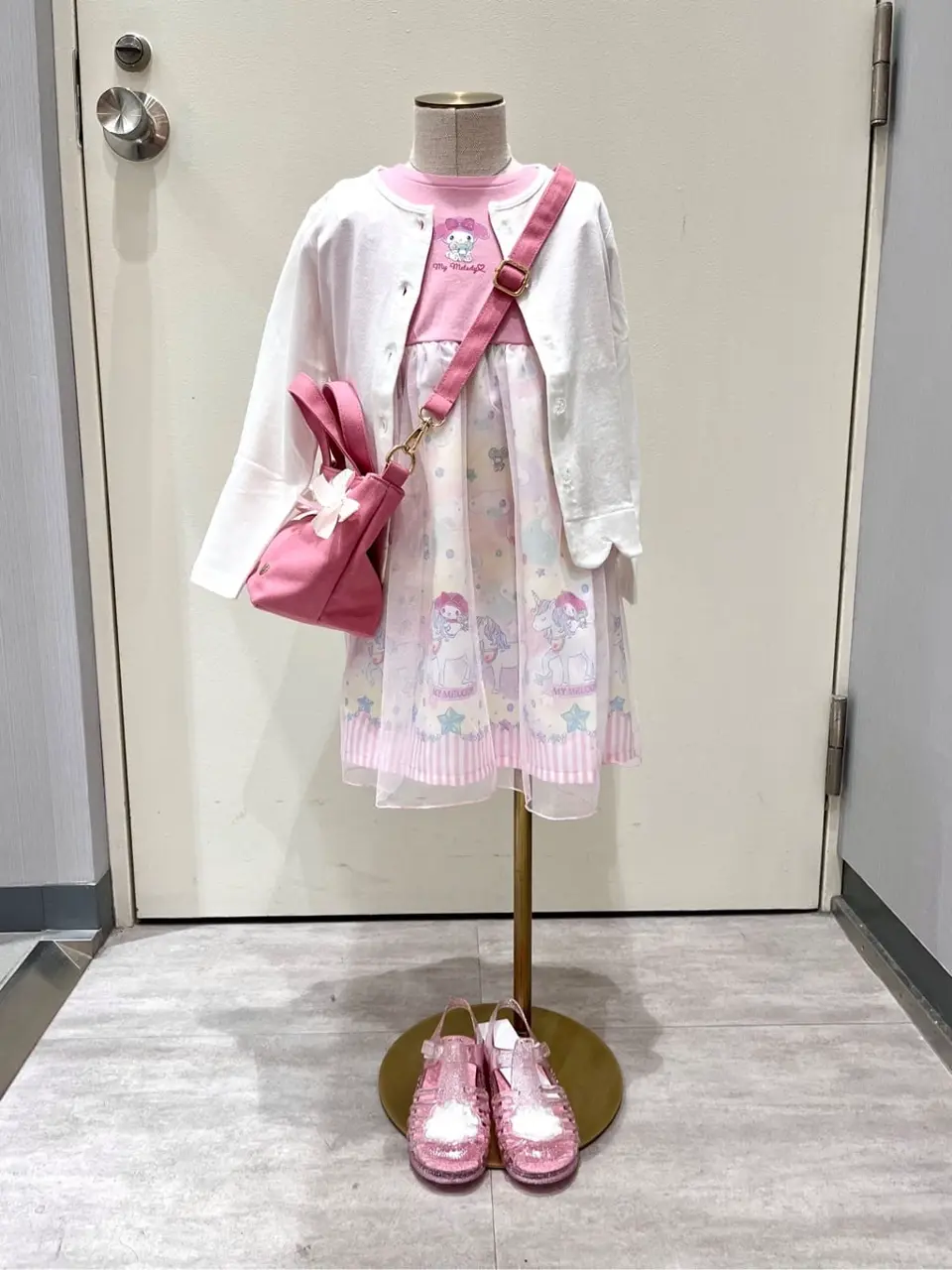 ANY 金井 コーディネート画像